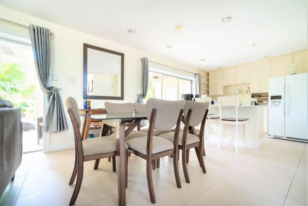 Island House # 9 Appartement Driftwood Village Buitenkant foto