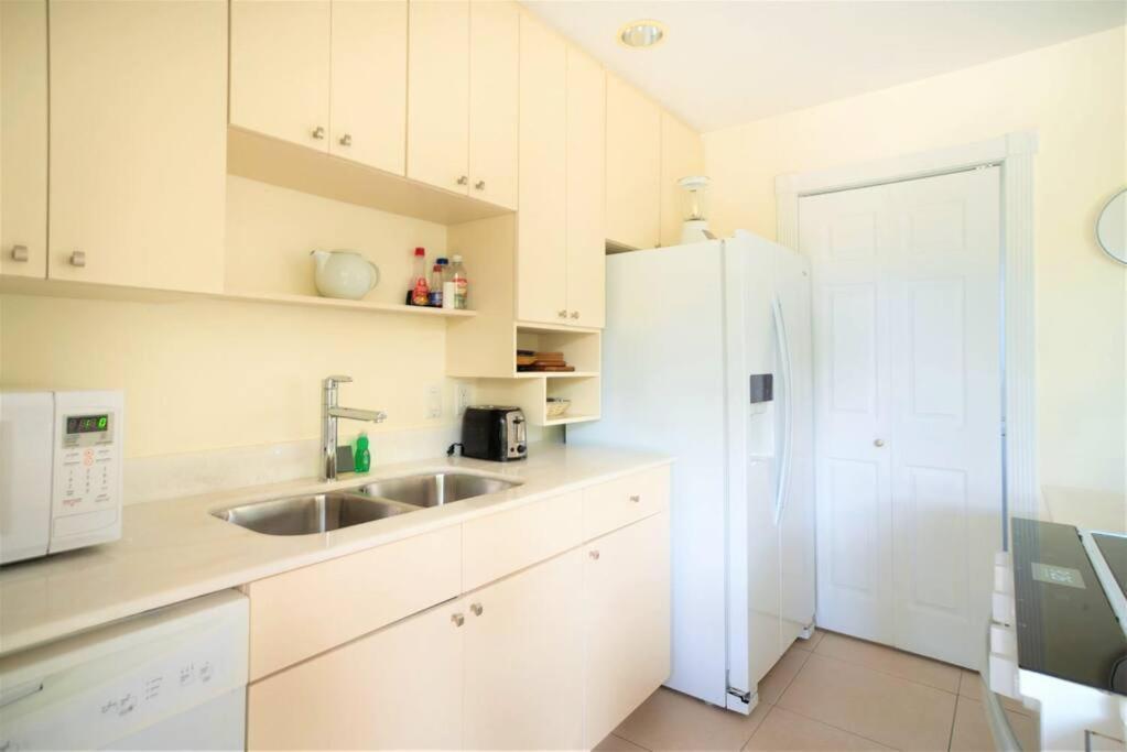 Island House # 9 Appartement Driftwood Village Buitenkant foto