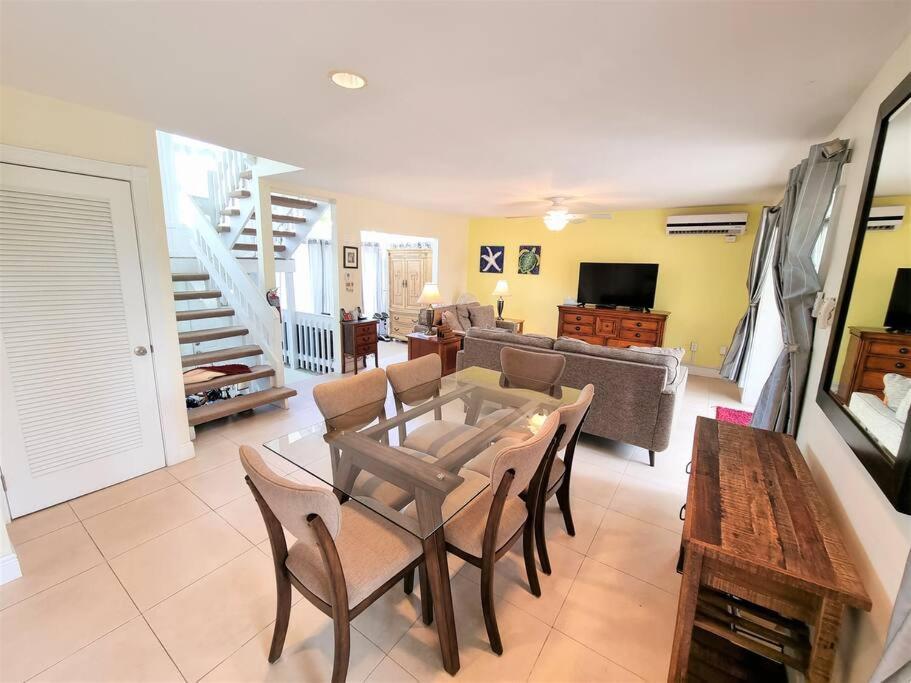 Island House # 9 Appartement Driftwood Village Buitenkant foto